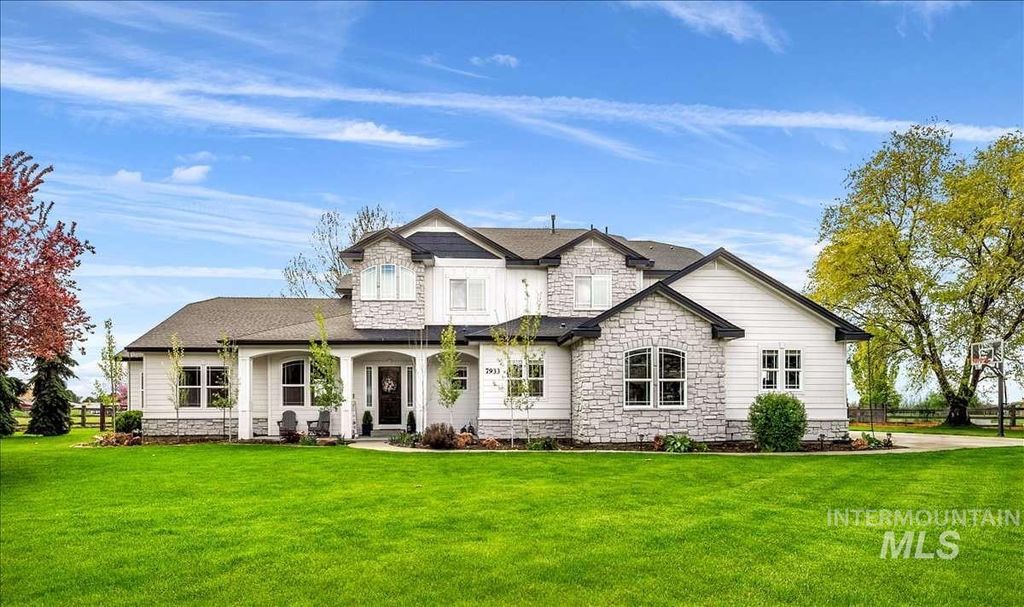 Photo of 7933 S Old Farm Lane, Meridian, ID 83642 (MLS # 98982092)