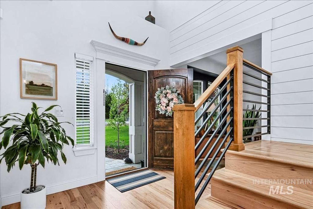 Photo of 7933 S Old Farm Lane, Meridian, ID 83642 (MLS # 98982092)