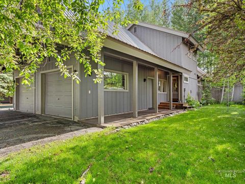 Photo of 1658 Timber Cir, McCall, ID 83638 (MLS # 98978522)