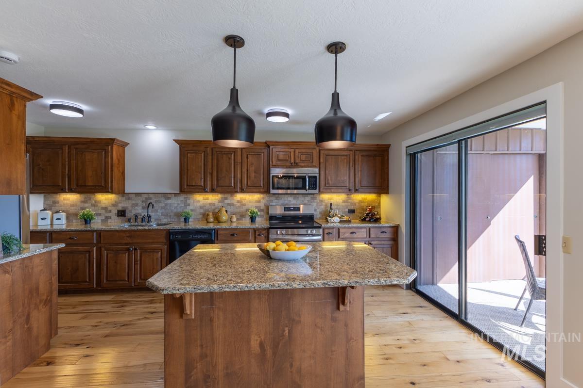 3100 W Crescent Rim Dr