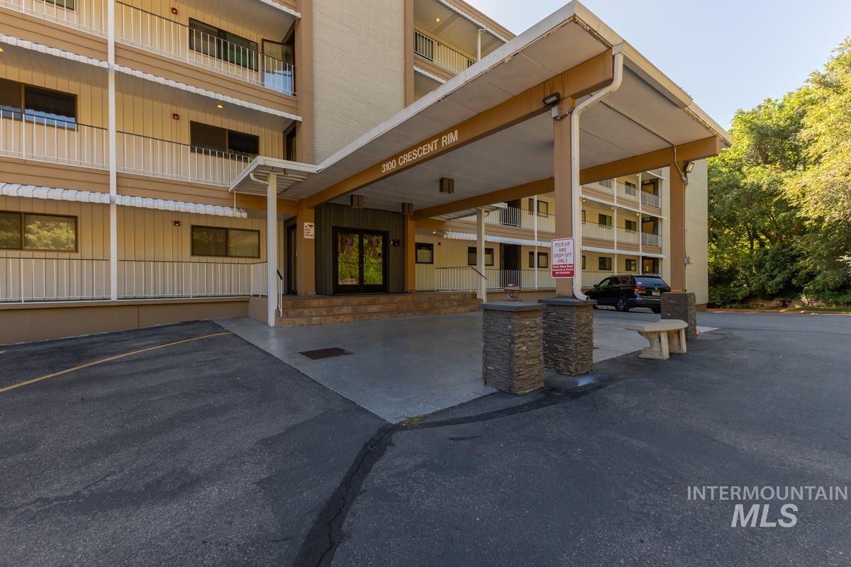 3100 W Crescent Rim Dr