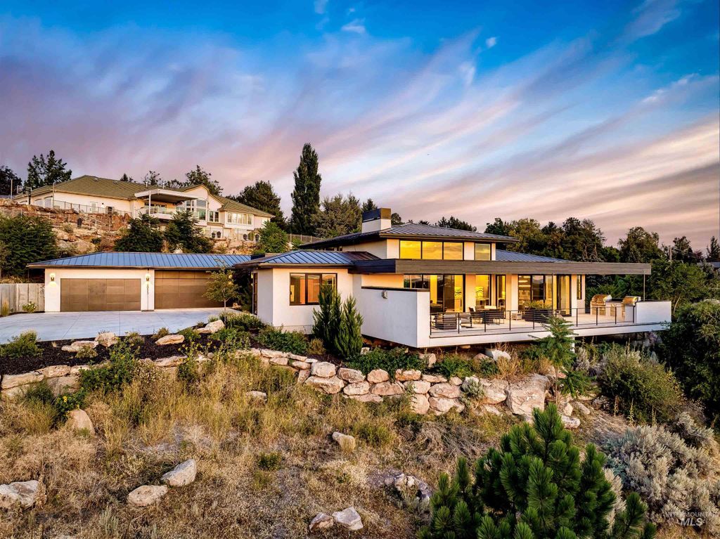 Photo of 2813 E Hard Rock Drive, Boise, ID 83712 (MLS # 98980363)