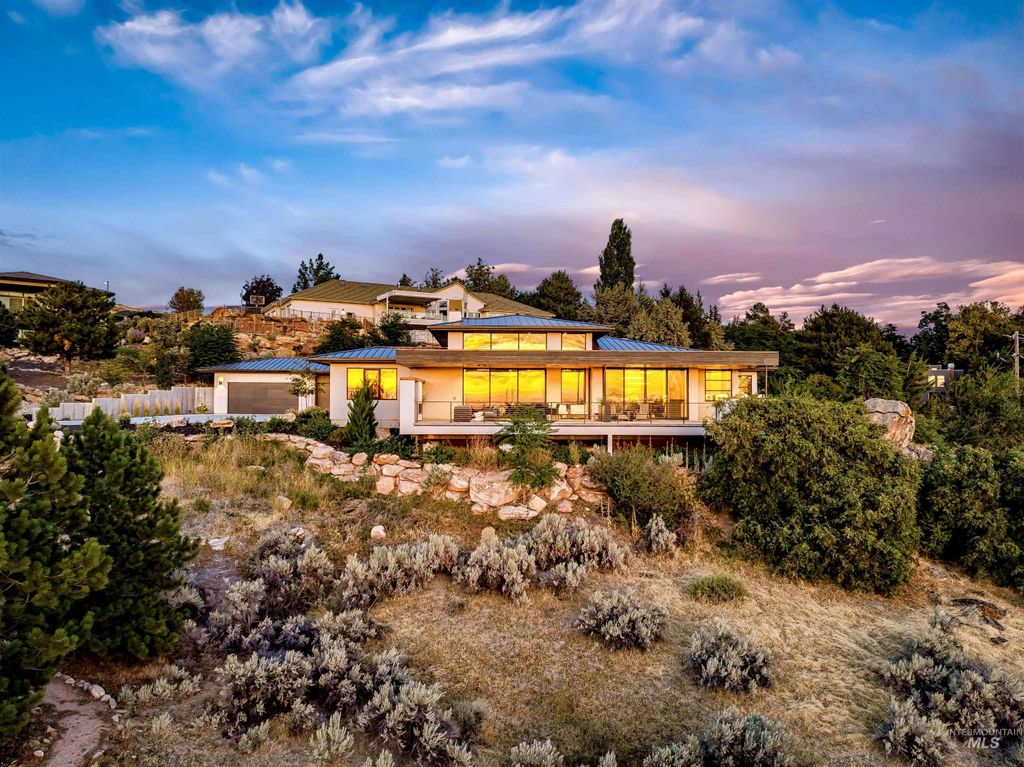 Photo of 2813 E Hard Rock Drive, Boise, ID 83712 (MLS # 98980363)