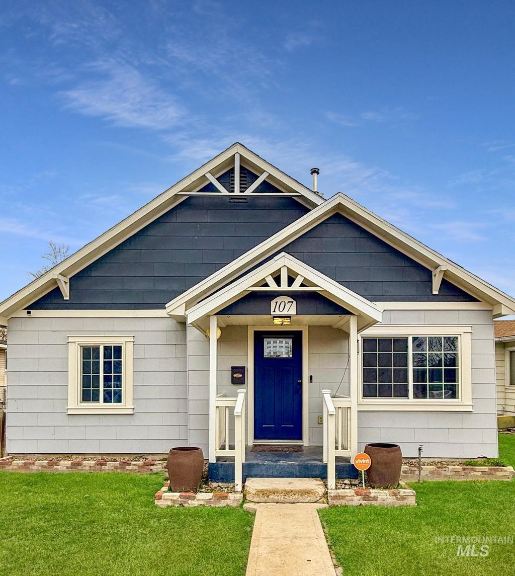 Photo of 107 S Maple St, Nampa, ID 83686 (MLS # 98967645)