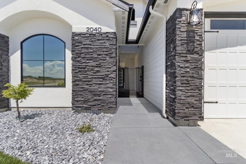 Photo of 2040 W Ibis Dr, Nampa, ID 83686 (MLS # 98972974)