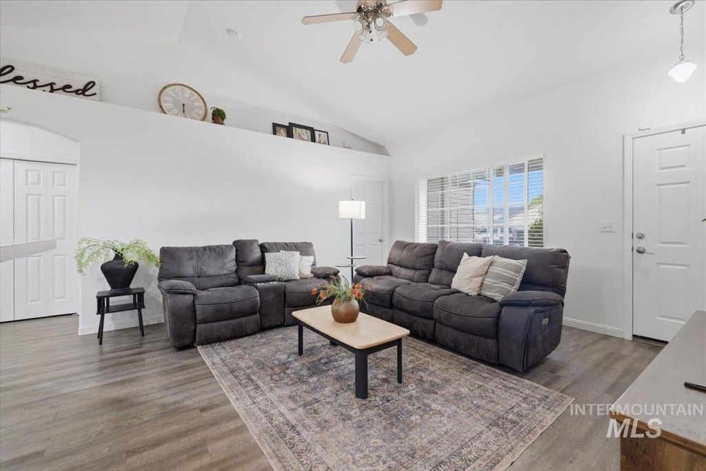 Photo of 2518 Strayhorn Dr, Caldwell, ID 83607 (MLS # 98981889)