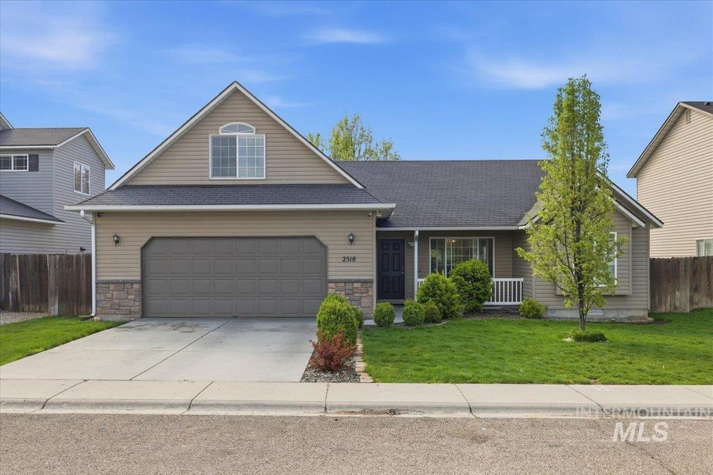 Photo of 2518 Strayhorn Dr, Caldwell, ID 83607 (MLS # 98981889)