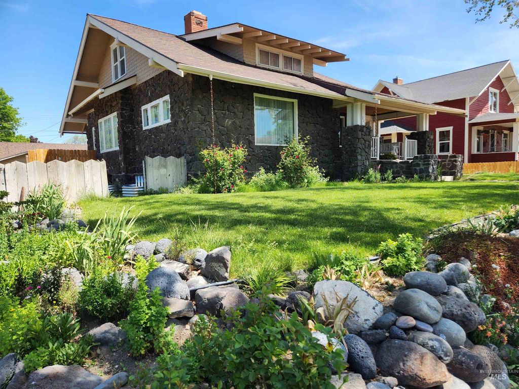 Photo of 222 N 9th AVE, Buhl, ID 83316 (MLS # 98985802)