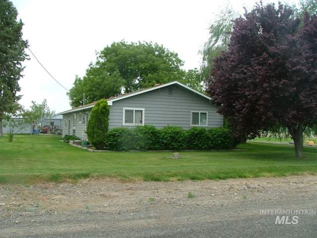 Photo of 721 Mendiola Rd, Nyssa, OR 97913 (MLS # 98983108)