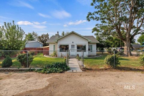 Photo of 317 C Avenue, Wilder, ID 83676 (MLS # 98960072)