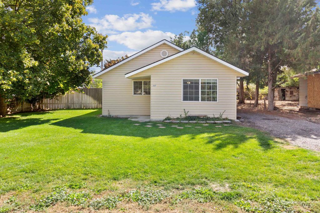 Photo of 337 Lincoln St, Kimberly, ID 83341 (MLS # 98963488)