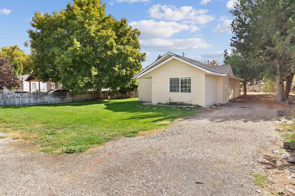 Photo of 337 Lincoln St, Kimberly, ID 83341 (MLS # 98963488)
