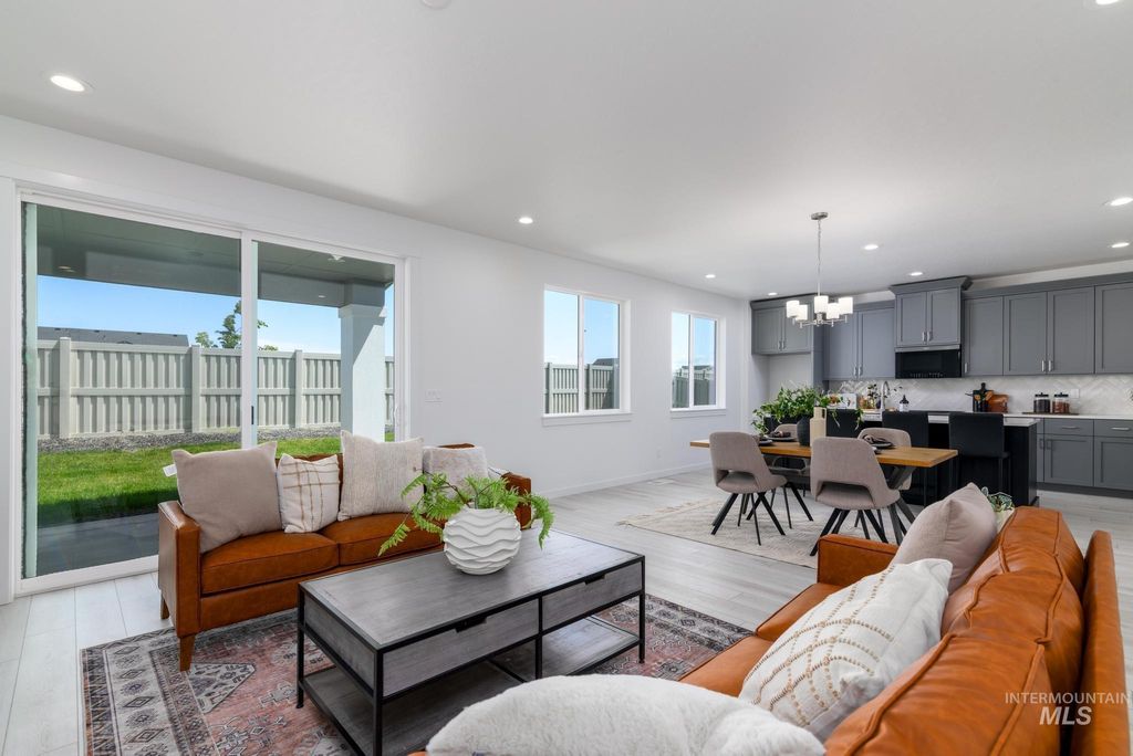 Photo of 14854 Brown Pelican St, Caldwell, ID 83607 (MLS # 98972054)