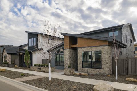 Photo of 11733 N Rabbitbrush Way, Boise, ID 83714 (MLS # 98971719)