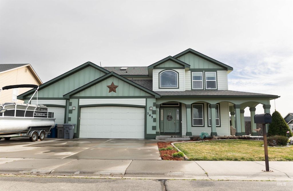 Photo of 765 Sw Foley St, Mountain Home, ID 83647 (MLS # 98979109)