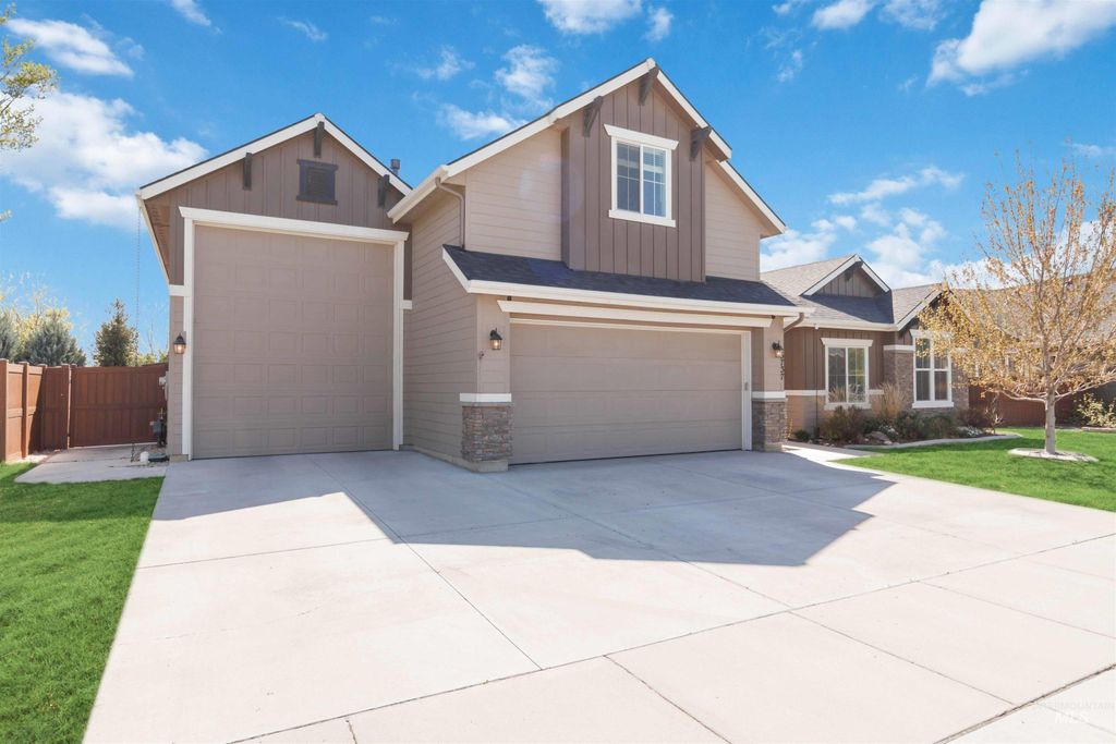 Photo of 5737 W Donatella St, Eagle, ID 83616 (MLS # 98984596)