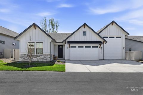 Photo of 9685 W Snow Wolf Ln, Star, ID 83669 (MLS # 98982934)