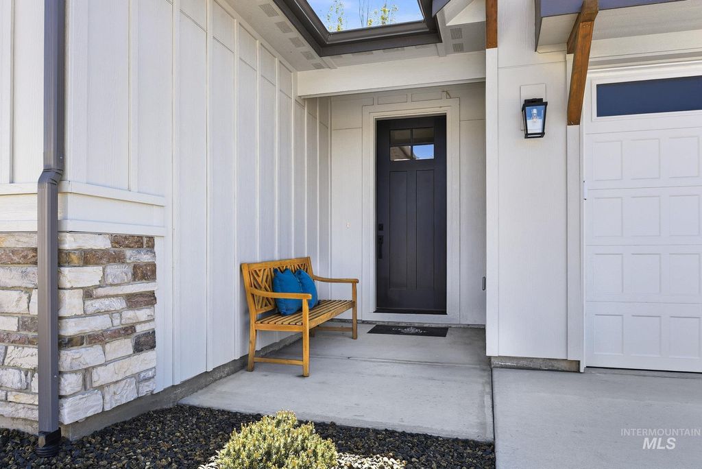 Photo of 9685 W Snow Wolf Ln, Star, ID 83669 (MLS # 98982934)