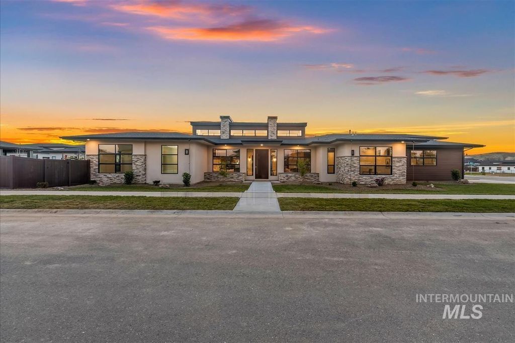 Photo of 3353 N Fire Flower Ave, Star, ID 83669 (MLS # 98978887)