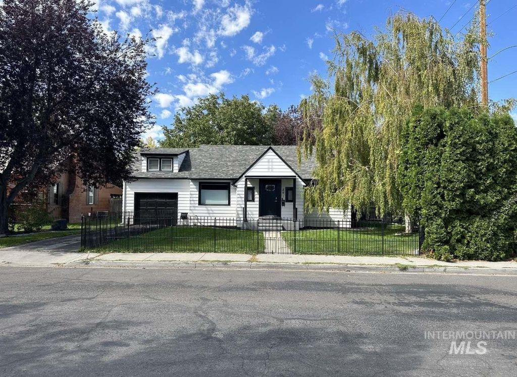 Photo of 291 Lincoln St, Twin Falls, ID 83301 (MLS # 98974473)