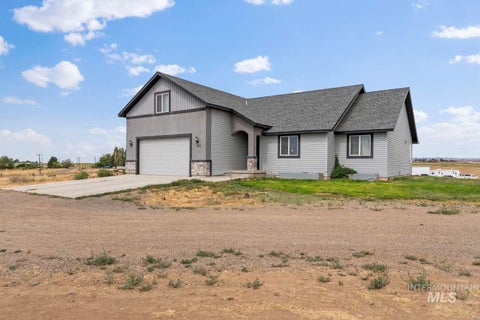 Photo of 523 N 250 E, Shoshone, ID 83352 (MLS # 98997921)
