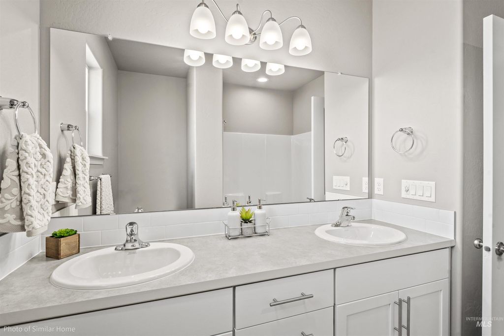 Photo of 382 W Gleason Court, Meridian, ID 83646 (MLS # 98970858)