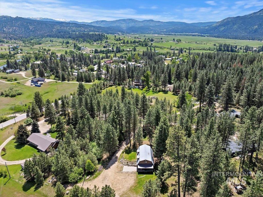 Photo of 76 W Castle Creek Rd, Garden Valley, ID 83622 (MLS # 98948027)