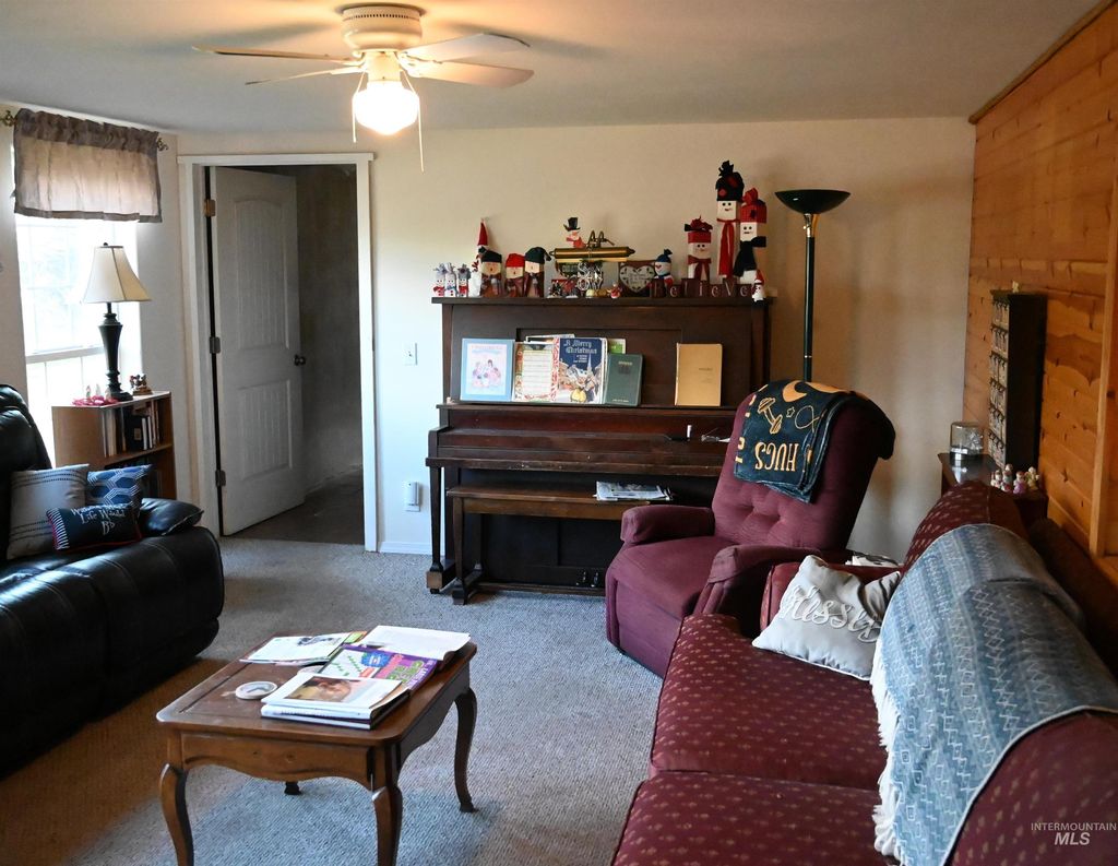 Photo of 32288 Amos Bench Rd, Lenore, ID 83541 (MLS # 98971240)