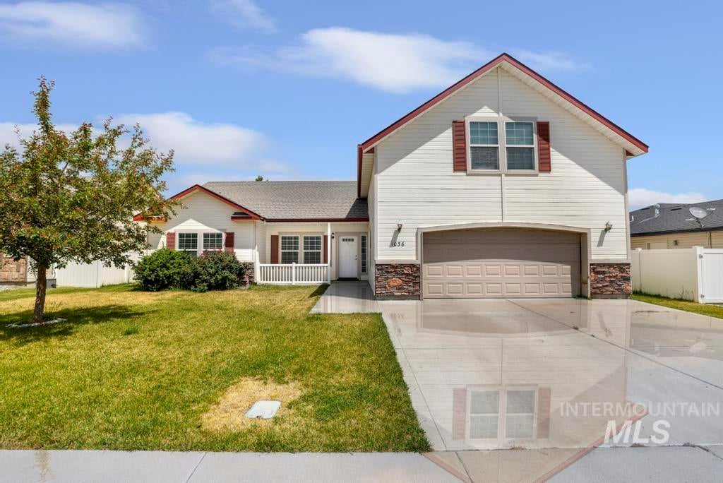 Photo of 1036 Terra Ave, Twin Falls, ID 83301 (MLS # 98988830)