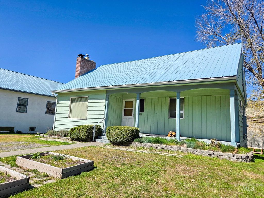 Photo of 1043 Arlington St, Pomeroy, WA 99347 (MLS # 98981899)