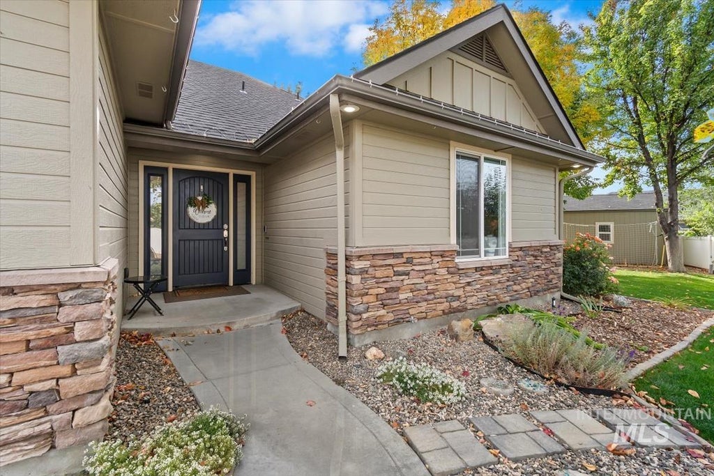 Photo of 3052 S Thomas Mill Pl, Nampa, ID 83686 (MLS # 99004297)