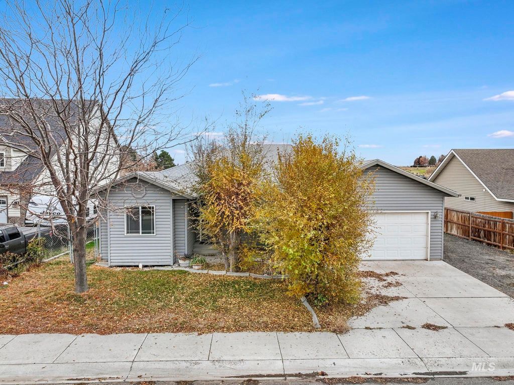 Photo of 1309 Lauren Ln, Filer, ID 83328 (MLS # 98955190)