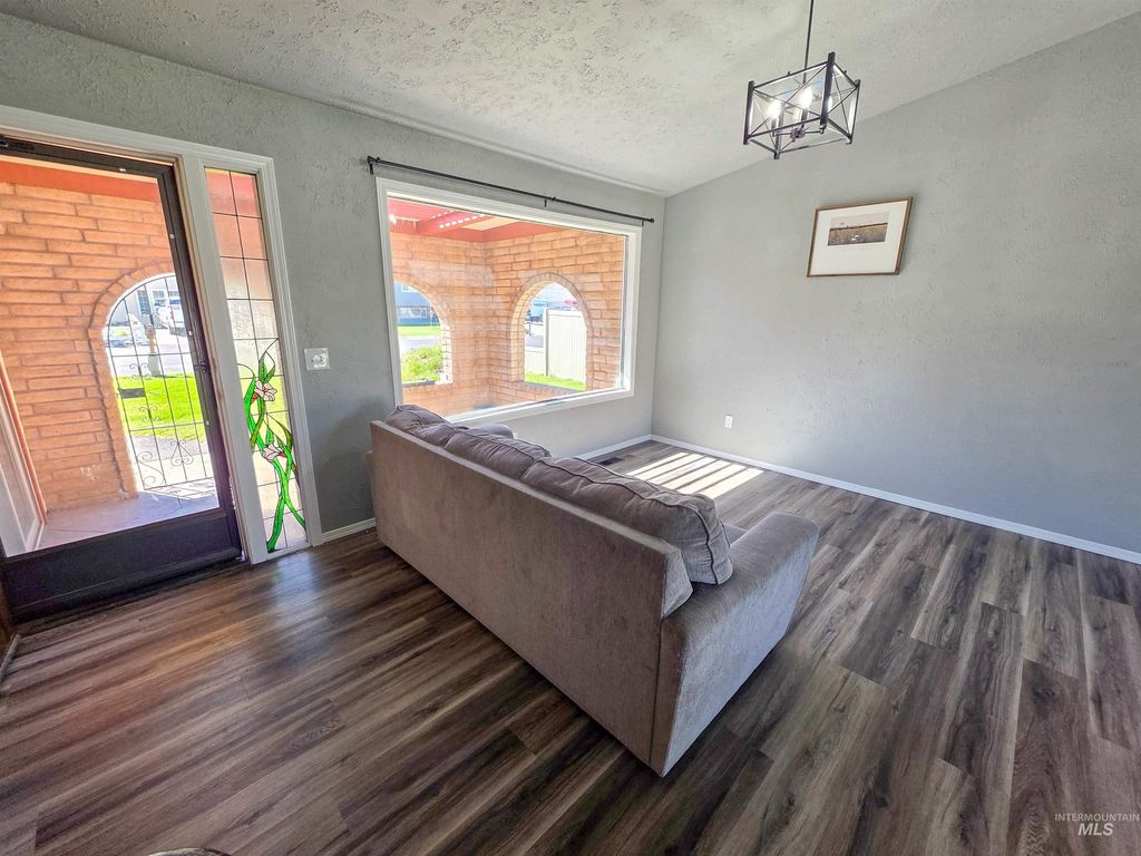 Photo of 2019 Birch Ave, Lewiston, ID 83501 (MLS # 98981043)