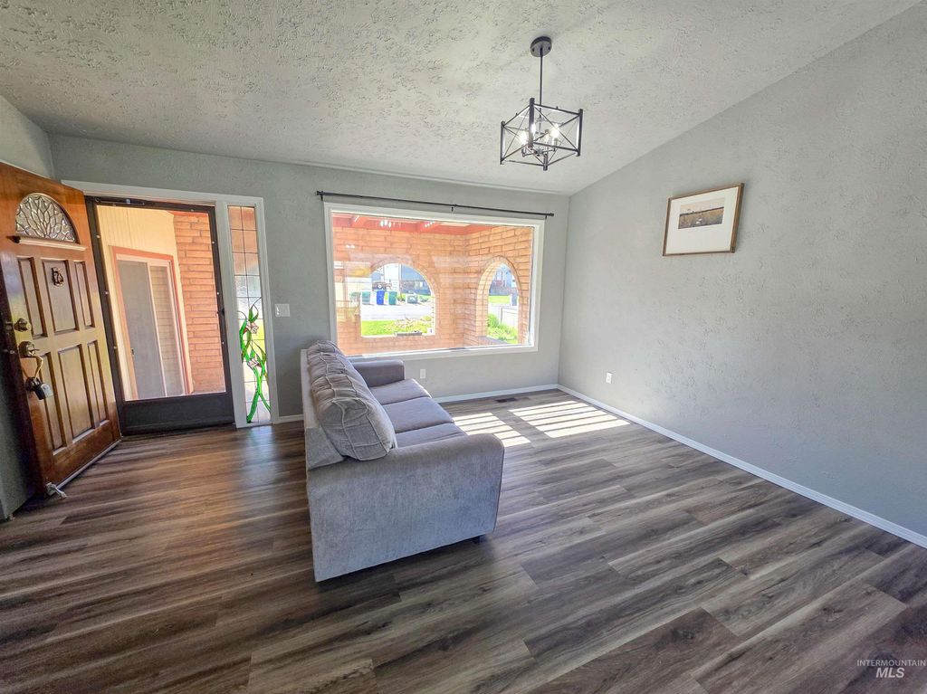 Photo of 2019 Birch Ave, Lewiston, ID 83501 (MLS # 98981043)