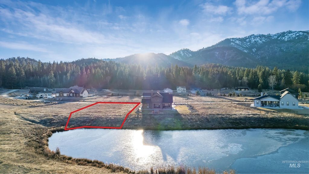 Photo of 38 Singing Springs Way, Garden Valley, ID 83622 (MLS # 98976312)