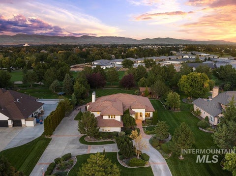 Photo of 6676 N Double Eagle Ln, Meridian, ID 83646 (MLS # 98994982)