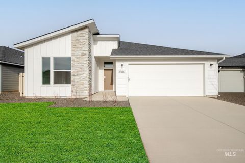 Photo of 3806 E Syracuse St, Nampa, ID 83686 (MLS # 98965354)