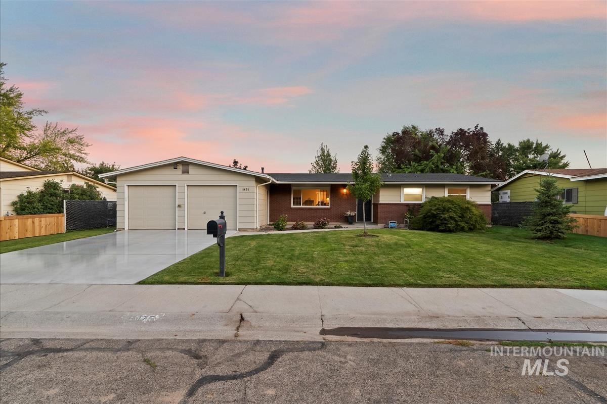 8475 W Westchester