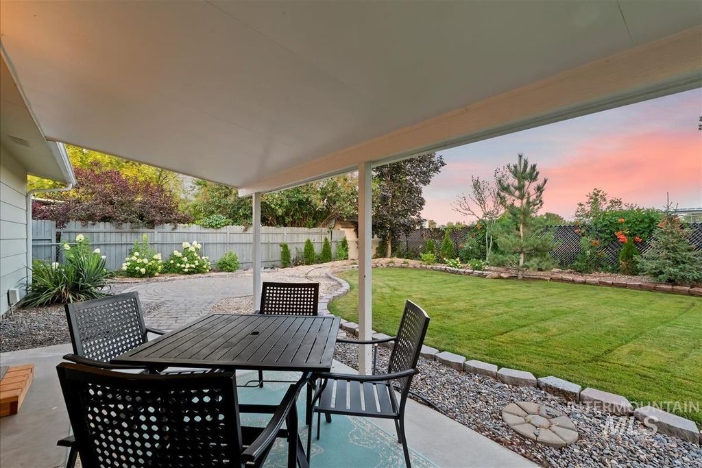 Photo of 8475 W Westchester Ave, Boise, ID 83704 (MLS # 98965212)