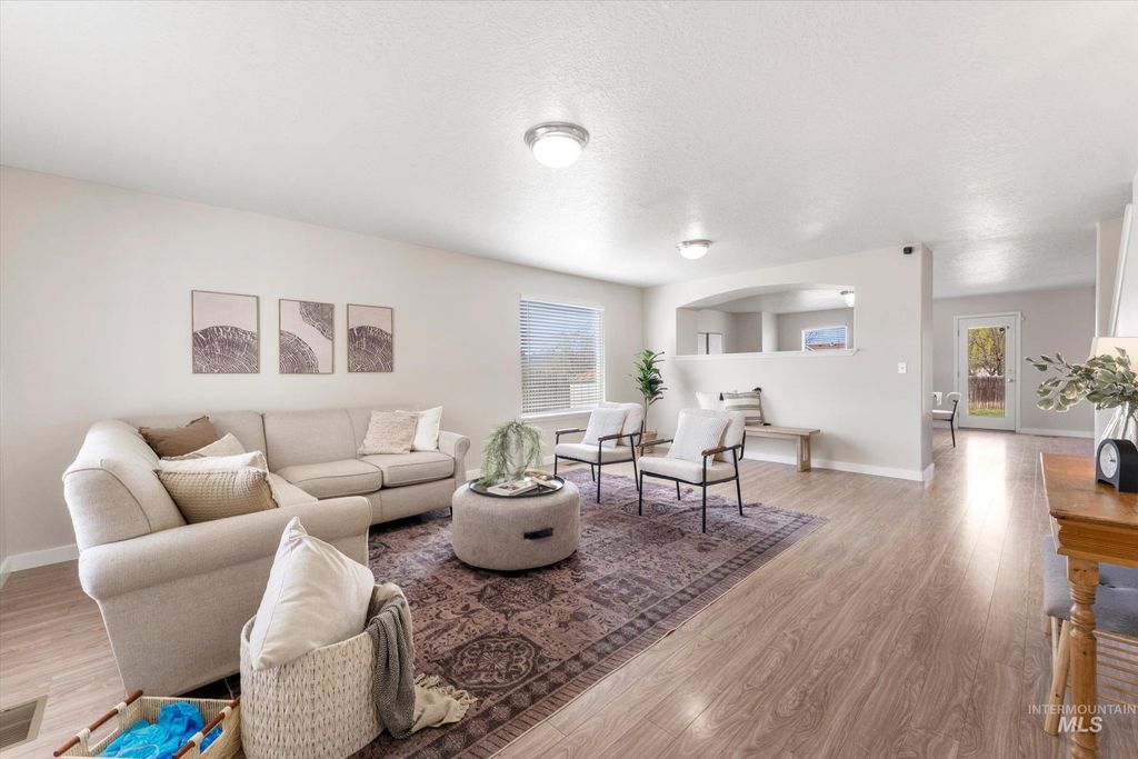 Photo of 2150 W Grassy Creek Dr, Nampa, ID 83686 (MLS # 98981242)