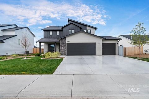 Photo of 1945 SW Sharpshinned AVE, Mountain Home, ID 83647 (MLS # 98981807)