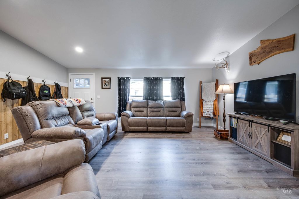 Photo of 813 Bentz St, Troy, ID 83871 (MLS # 98974457)