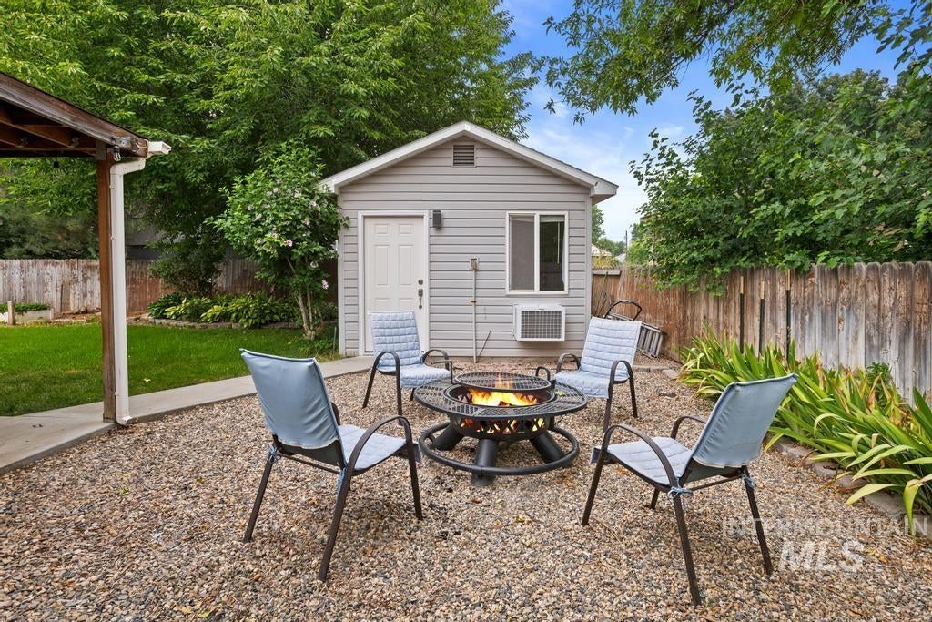 Photo of 110 E Mckinley St, New Plymouth, ID 83655 (MLS # 99002692)