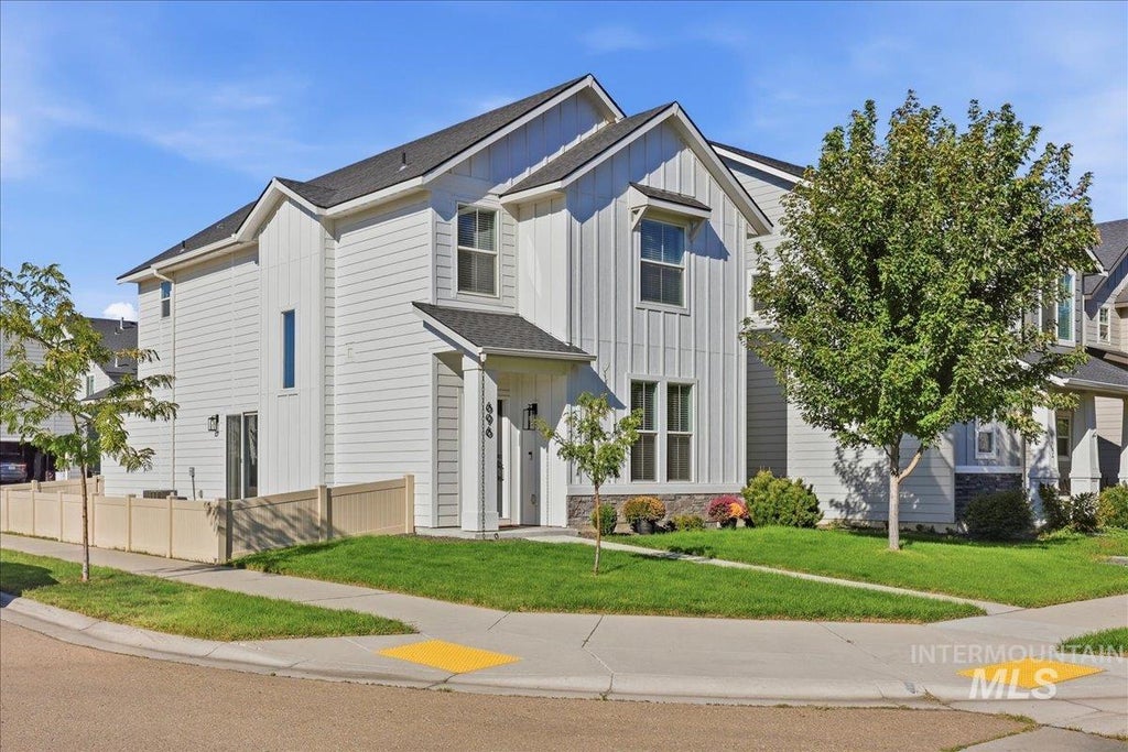 Photo of 696 E Springloyd St, Meridian, ID 83642 (MLS # 99000414)