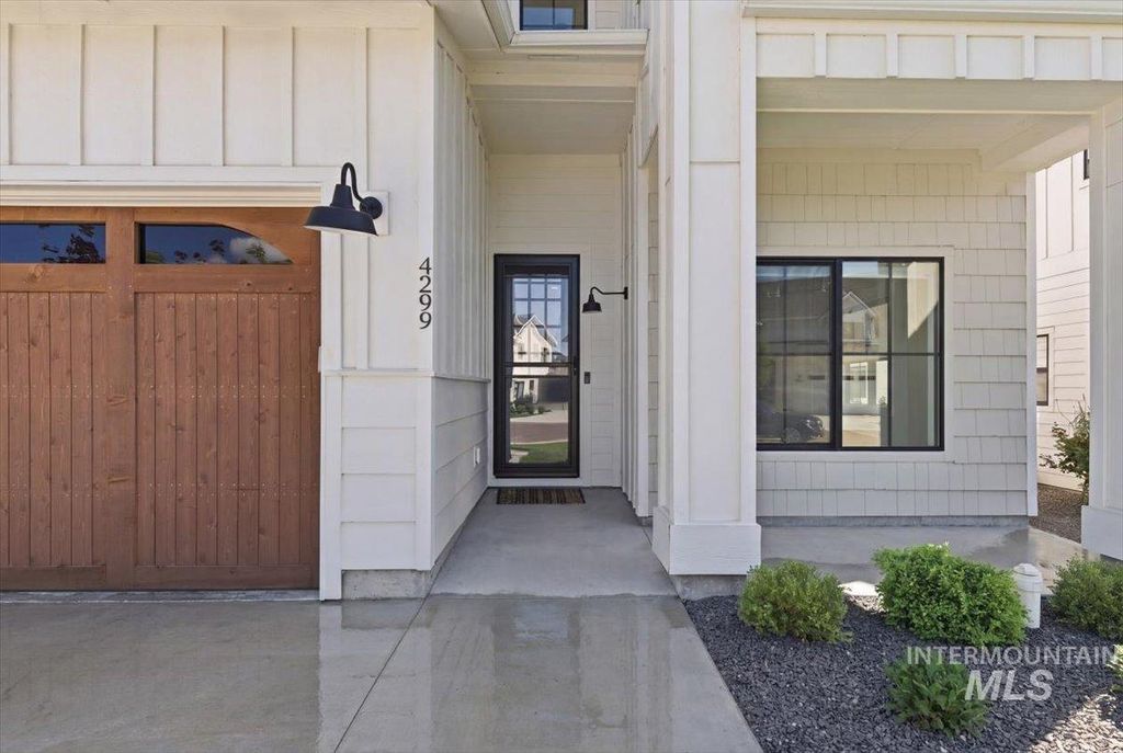 Photo of 4299 W Bay Oak Lane, Meridian, ID 83646 (MLS # 98985280)
