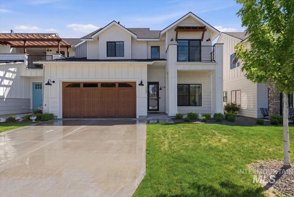 Photo of 4299 W Bay Oak Lane, Meridian, ID 83646 (MLS # 98985280)