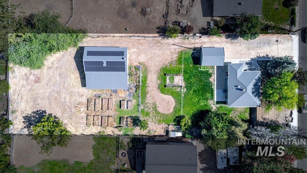 910 W Orchard Ave