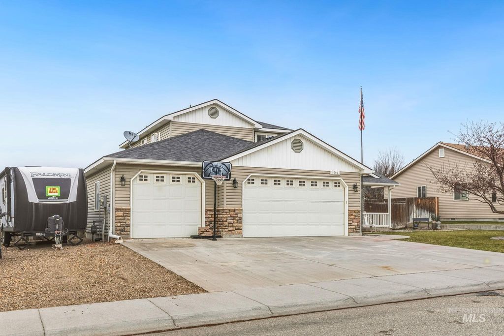 Photo of 1510 E 15th North, Mountain Home, ID 83647 (MLS # 98968890)