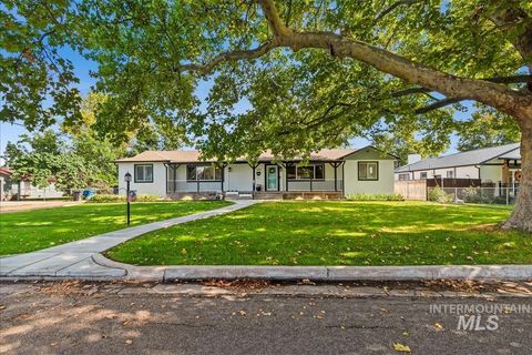 308 N Gem Street Nampa ID 83651