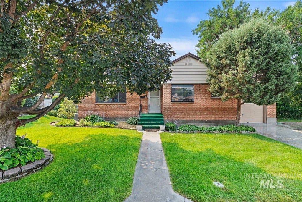 Photo of 7301 W Swift Lane, Boise, ID 83704 (MLS # 98995786)